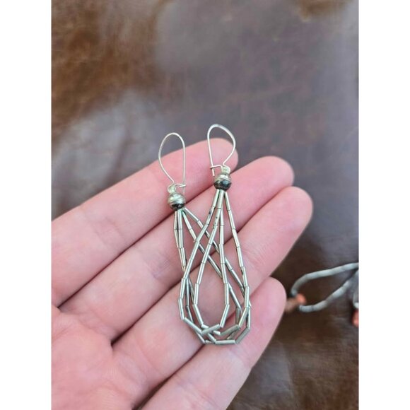 Two Pairs Liquid Silver Native American Style Earrings Coral Silver Pearls - Picture 7 of 9